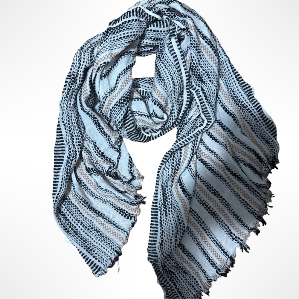 S19 Terrain Striped Black and White Scarf
